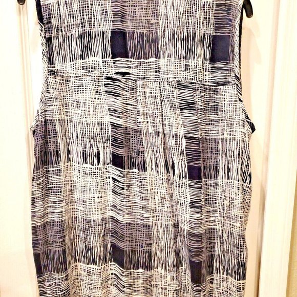 Gloria Vanderbilt Navy & White Sleevless Blouse with Navy Lace Yoke ~ PXL - Picture 4 of 4